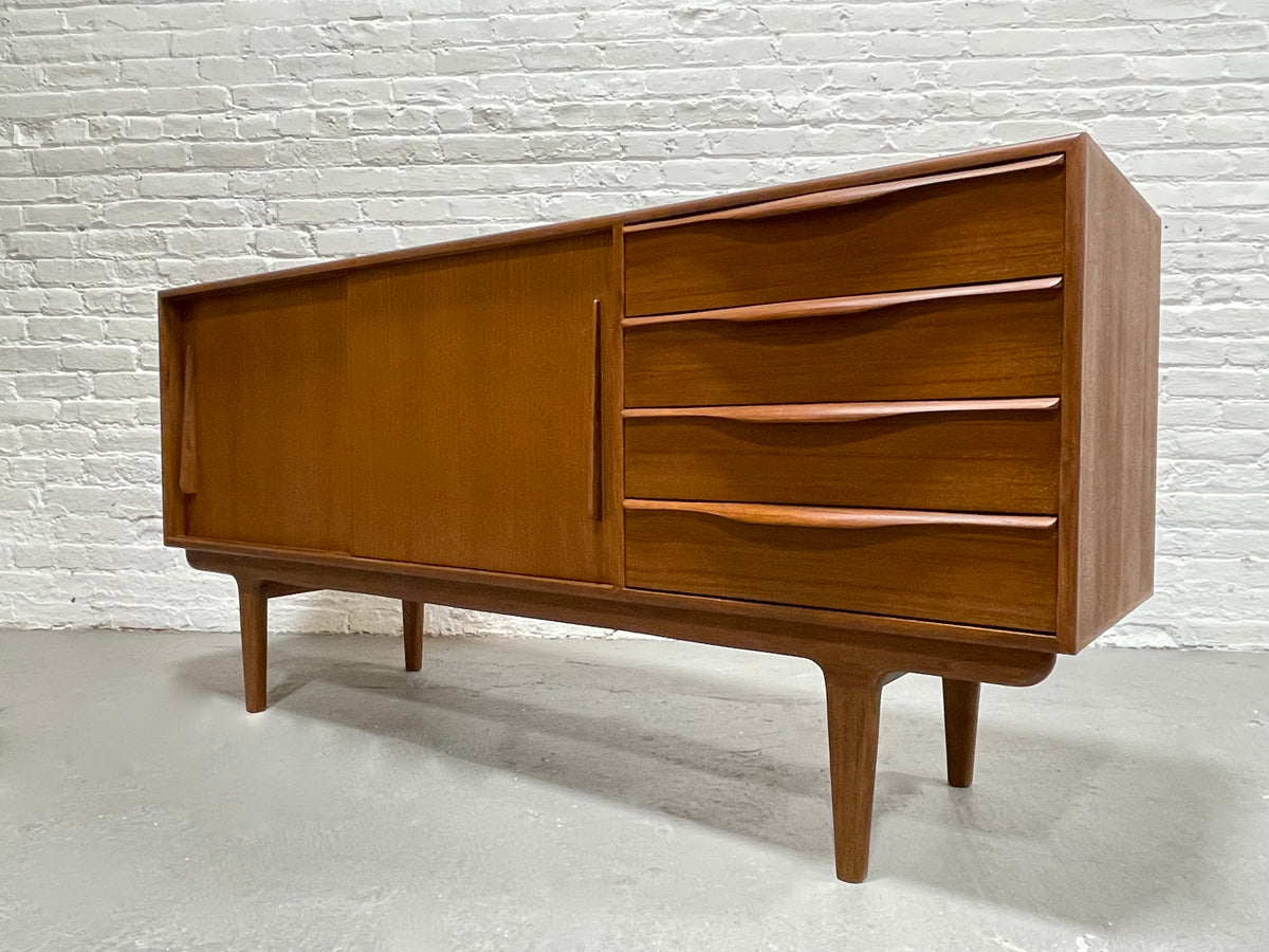 SCULPTURAL Mid Century Modern styled CREDENZA / Media Stand