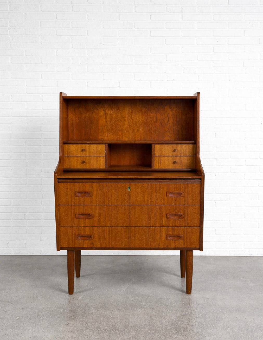 DESKS + BOOKCASES + BARS – Circa60