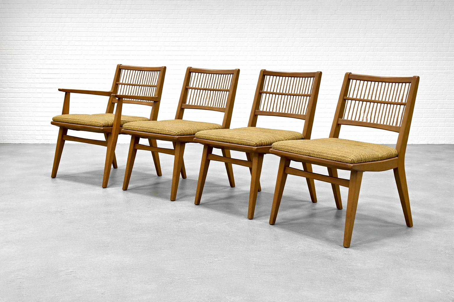 Set of 4 Vintage Mid Century Modern Spindle Back Dining Chairs