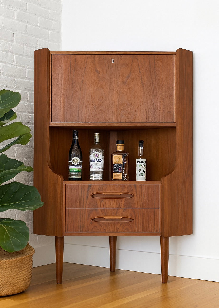 ROSEWOOD Mid Century Modern Corner Cabinet – Danish Bar, Bookcase, or China Cabinet, c. 1960s