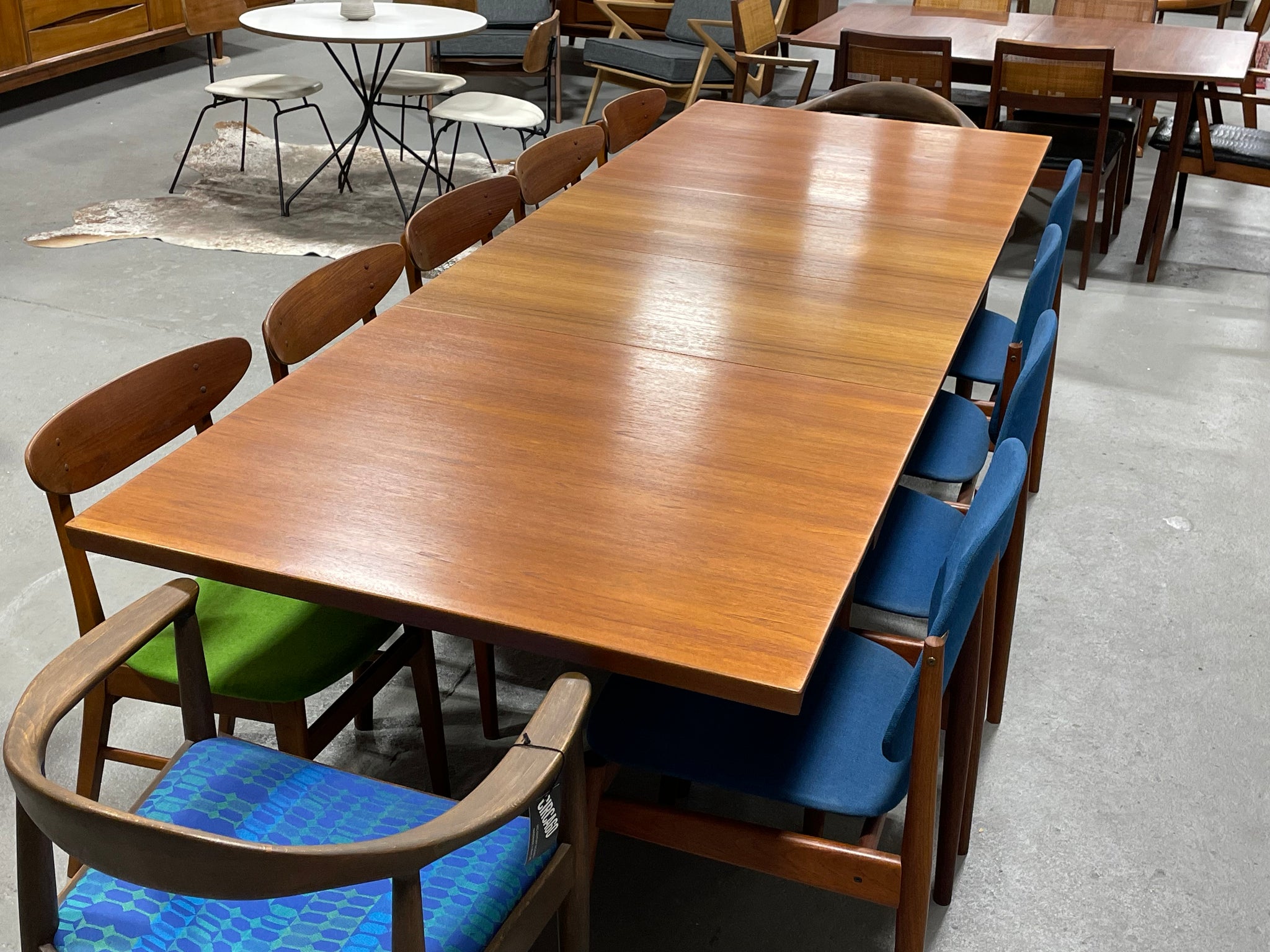 フランスパーテーション、テーブル Finn Juhl FD 540 Teak Extension Dining Table by France & Son, c
