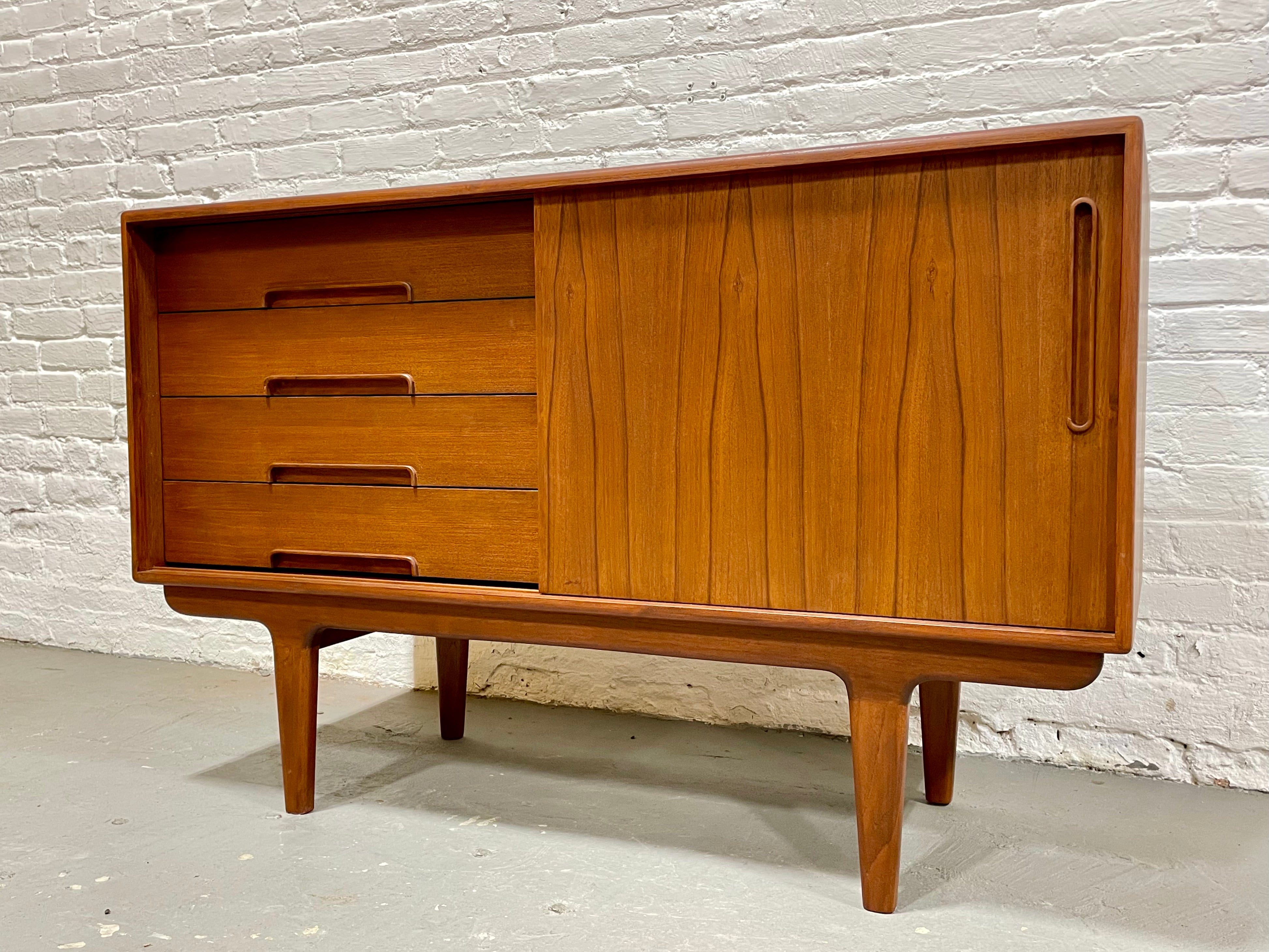 Apartment Sized DANISH Mid Century Modern styled CREDENZA / Media Stand / Sideboard