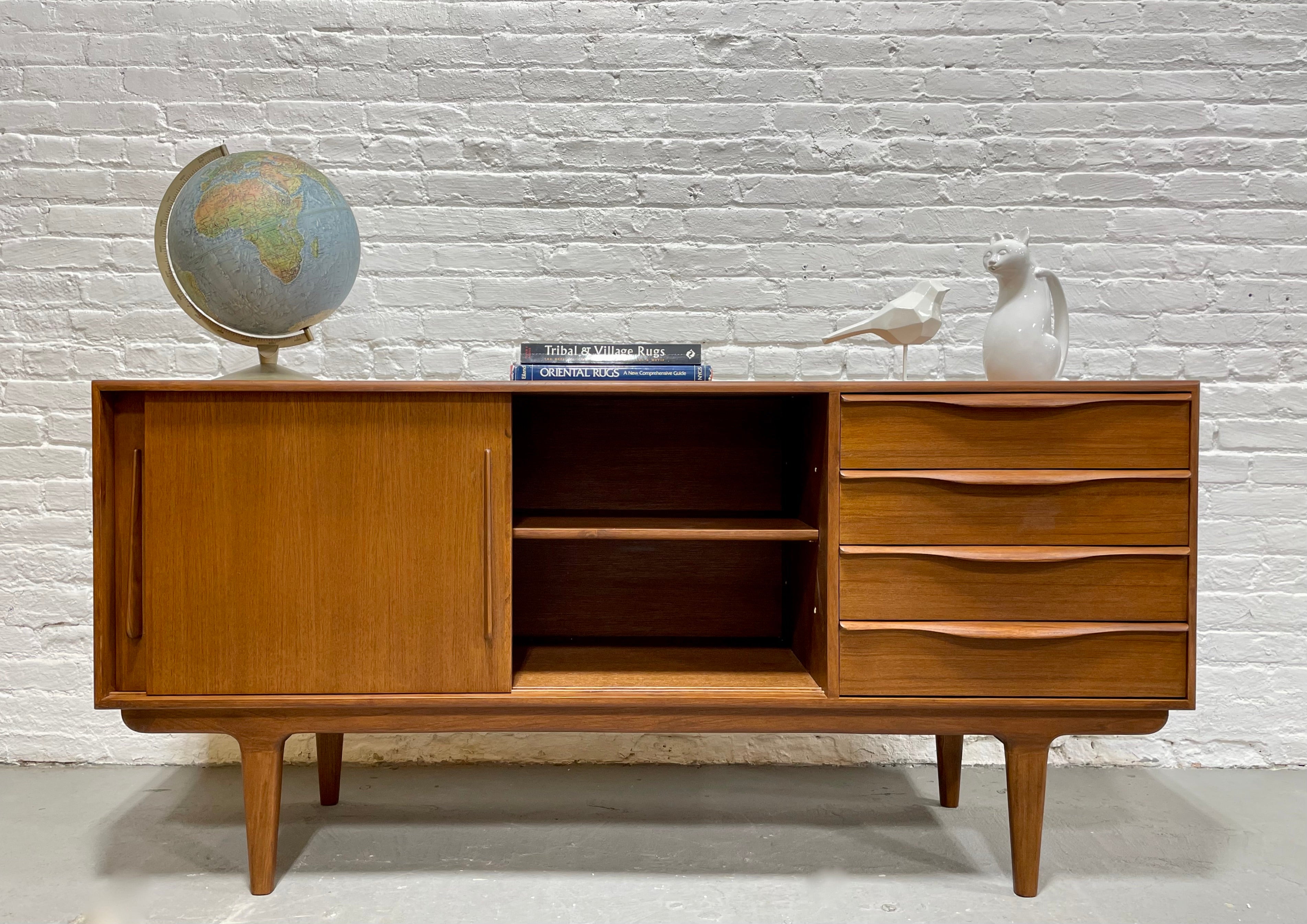 SCULPTURAL Mid Century Modern styled CREDENZA / Media Stand / Sideboard