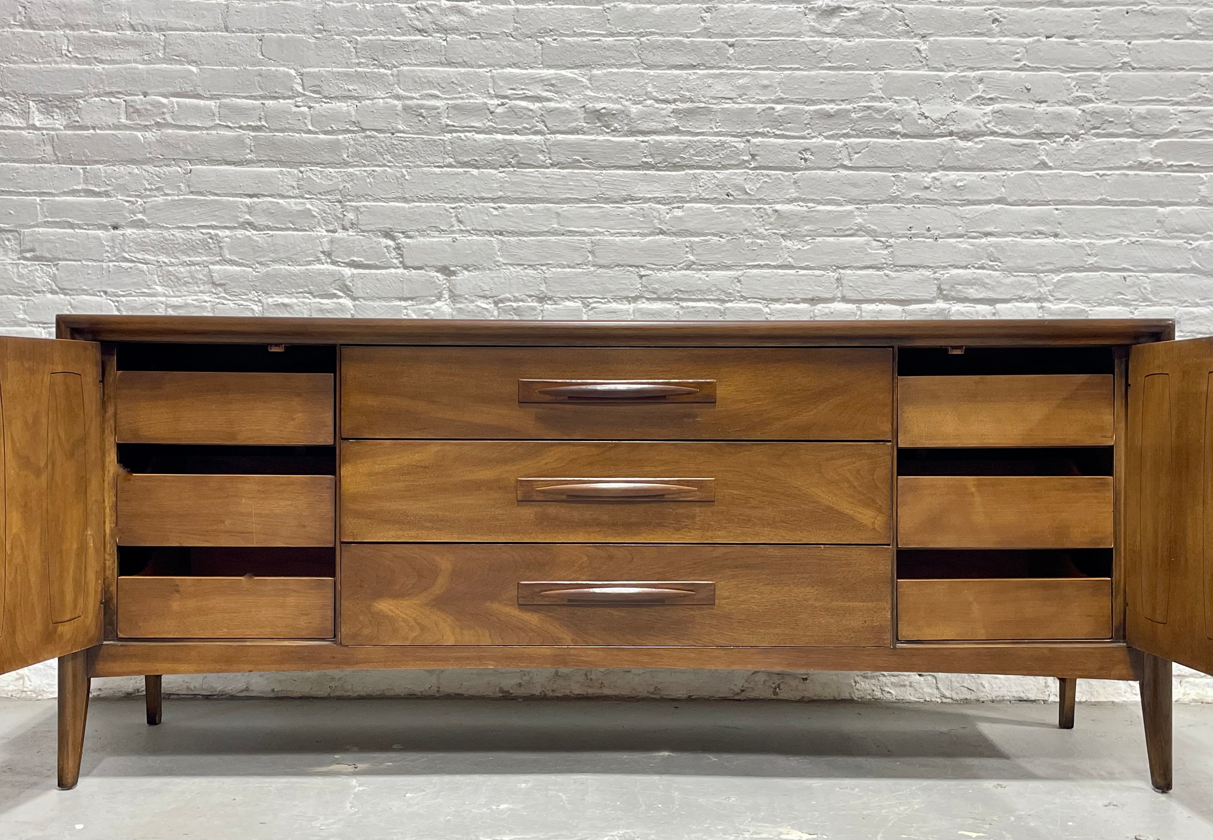 Mid Century Modern Walnut Credenza / Long Dresser by Broyhill Premier, C. 1960's Mid Century Modern Walnut Credenza / Long Dresser by Broyhill Premier, C. 1960's