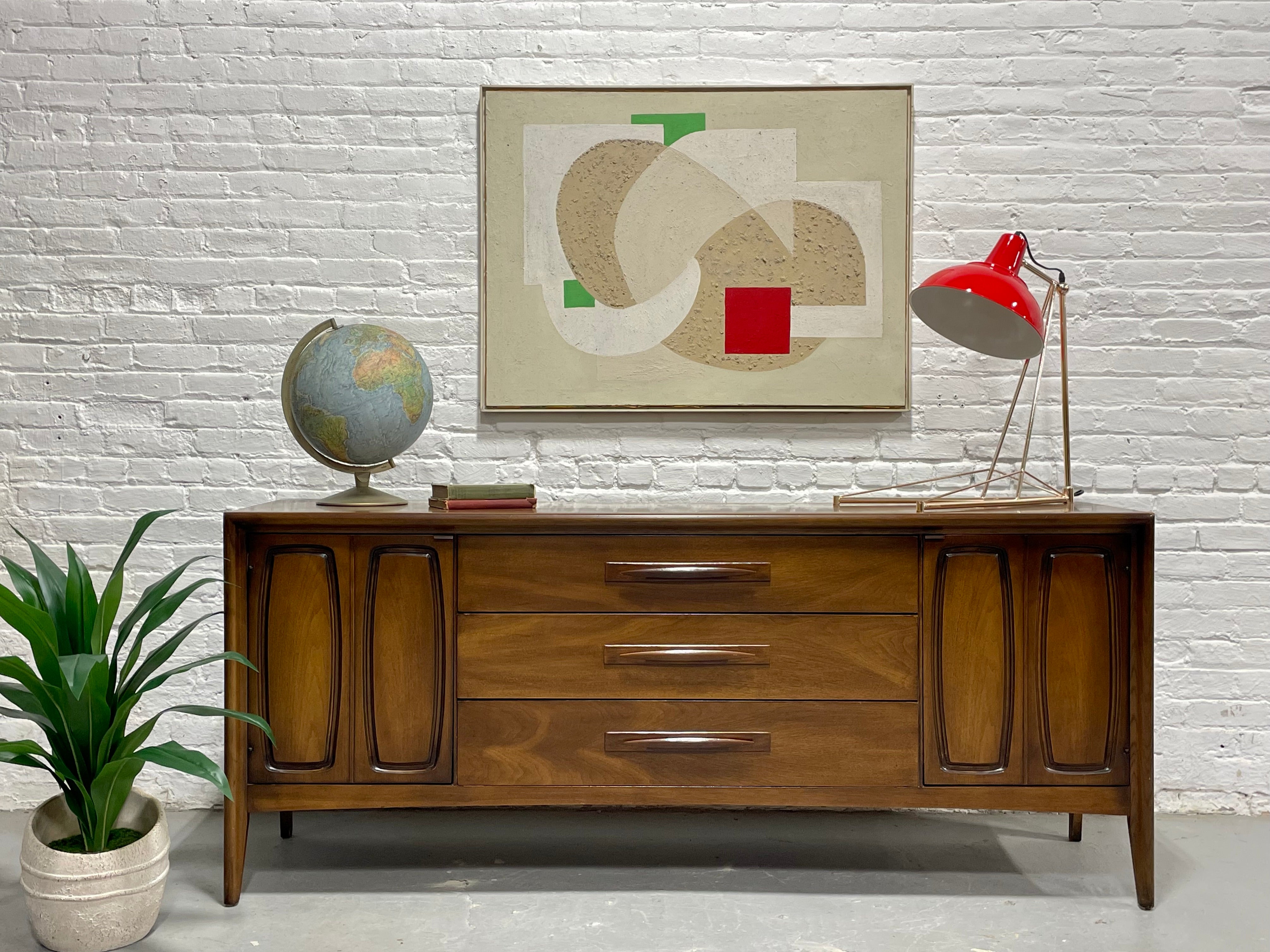 Mid Century Modern Walnut Credenza / Long Dresser by Broyhill Premier, C. 1960's Mid Century Modern Walnut Credenza / Long Dresser by Broyhill Premier, C. 1960's