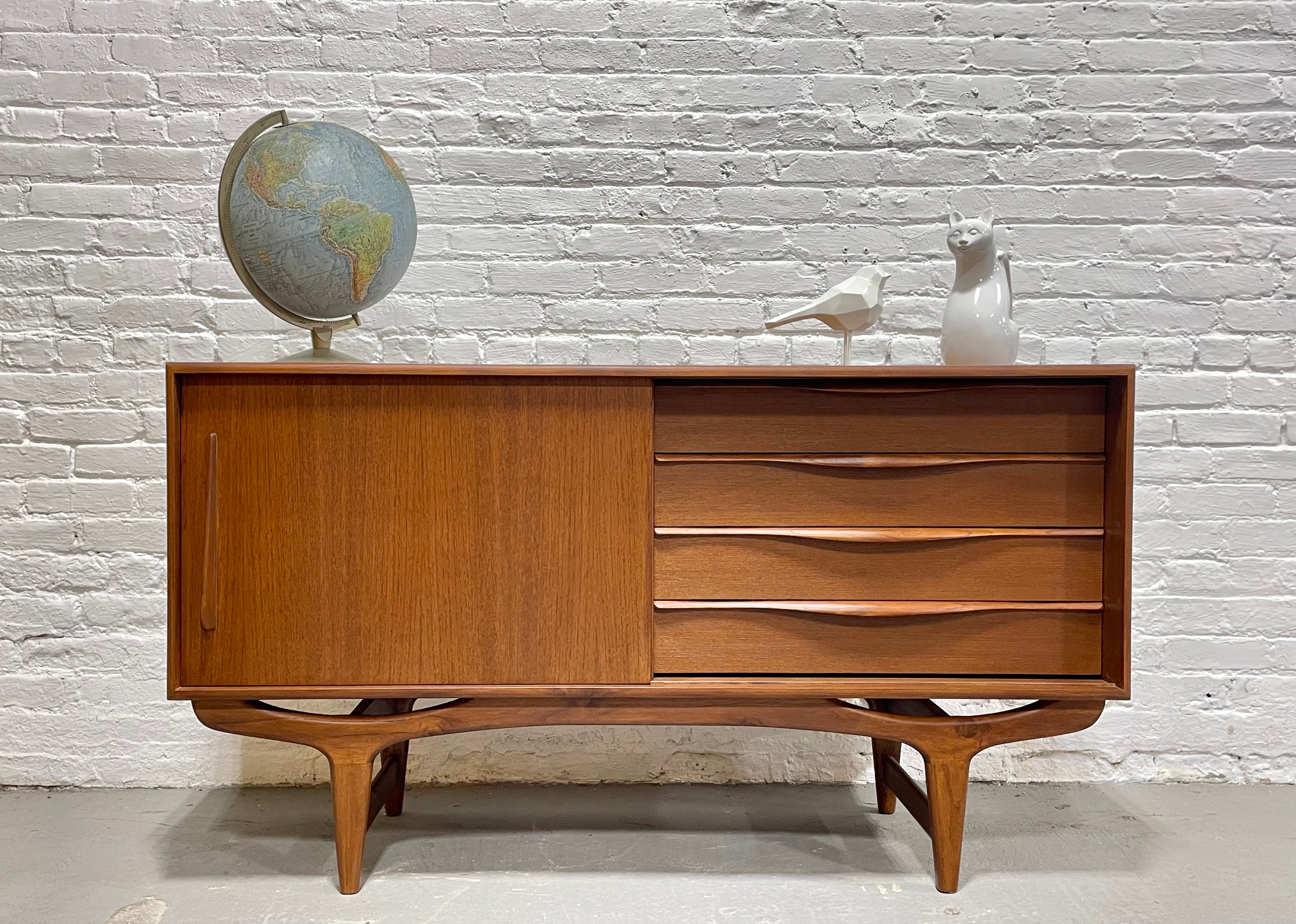 Apartment Sized Mid Century MODERN styled SCULPTED CREDENZA / Media Stand / Sideboard