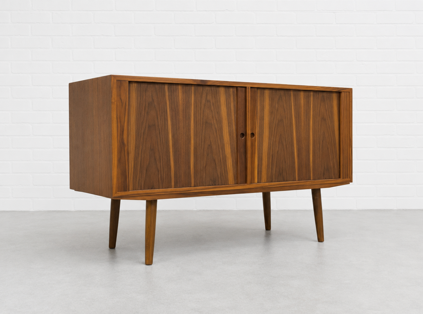 モペット　ウォールプレート　ヴィンテージ　1970年　サイズ約28cm×23cm Apartment Sized Mid Century Modern WALNUT CREDENZA | Walnut