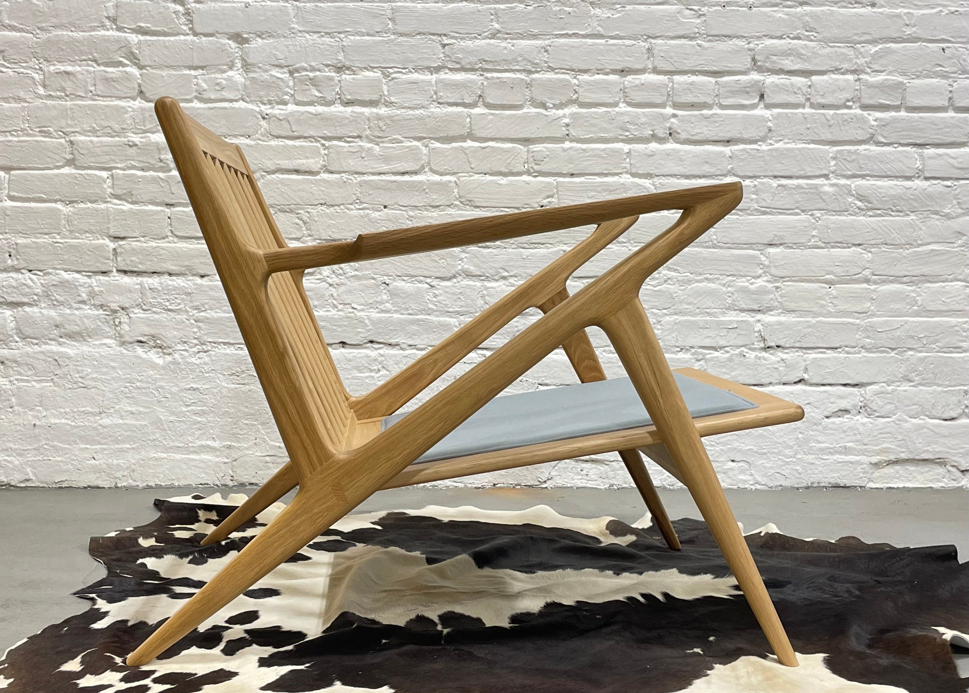 HANDCRAFTED Mid Century Modern styled OAK LOUNGE CHAIR, Pearl White