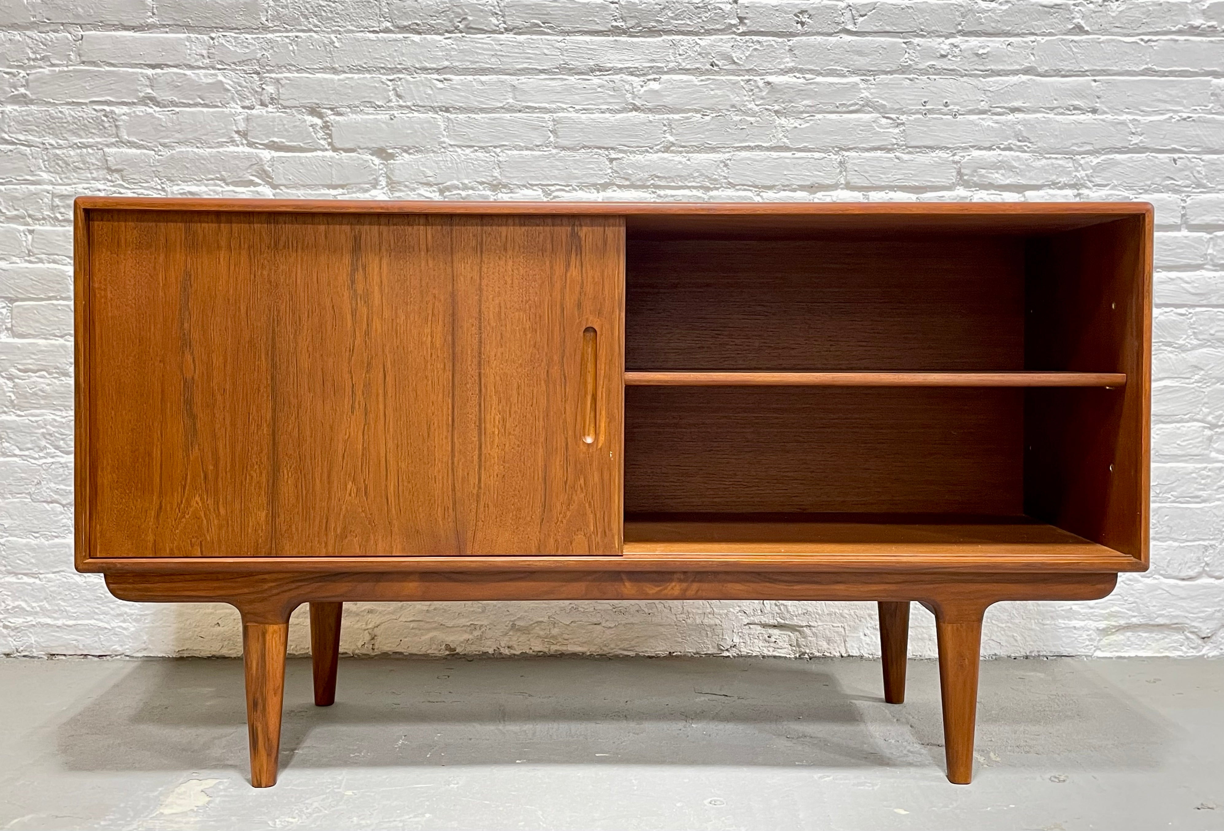 Apartment Sized Mid Century MODERN styled SCULPTURAL CREDENZA / Media Stand / Sideboard